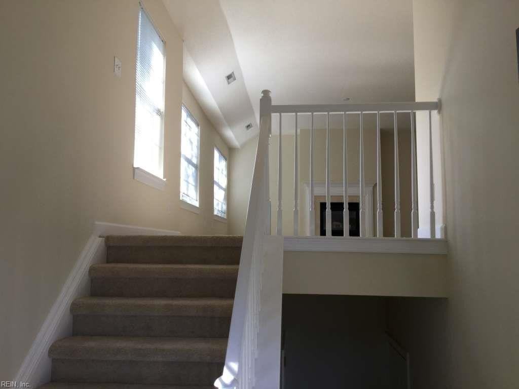 2211 Venice Ct - Photo 3 of 20