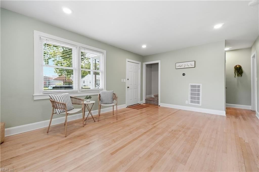 3522 Henrico St - Photo 5 of 32
