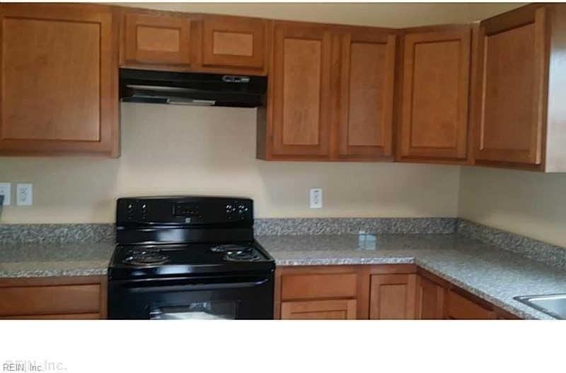 3214 Bapaume Ave - Photo 3 of 31