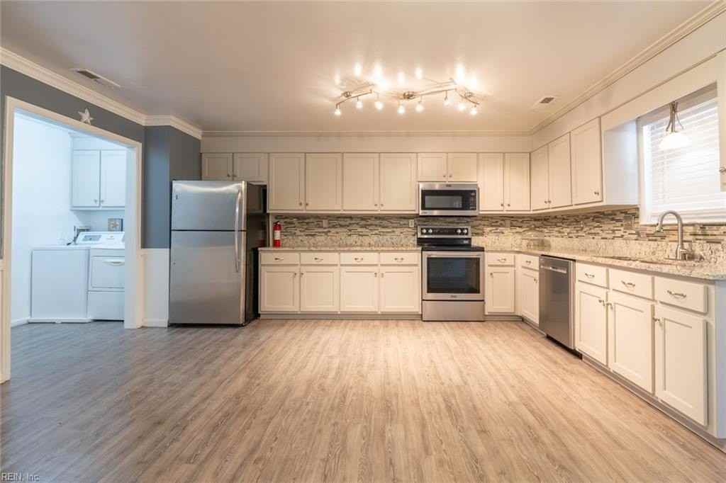 5518 Gates Landing Rd - Photo 7 of 44