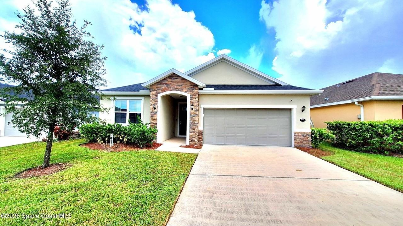 935 Potenza Dr - Photo 2 of 34