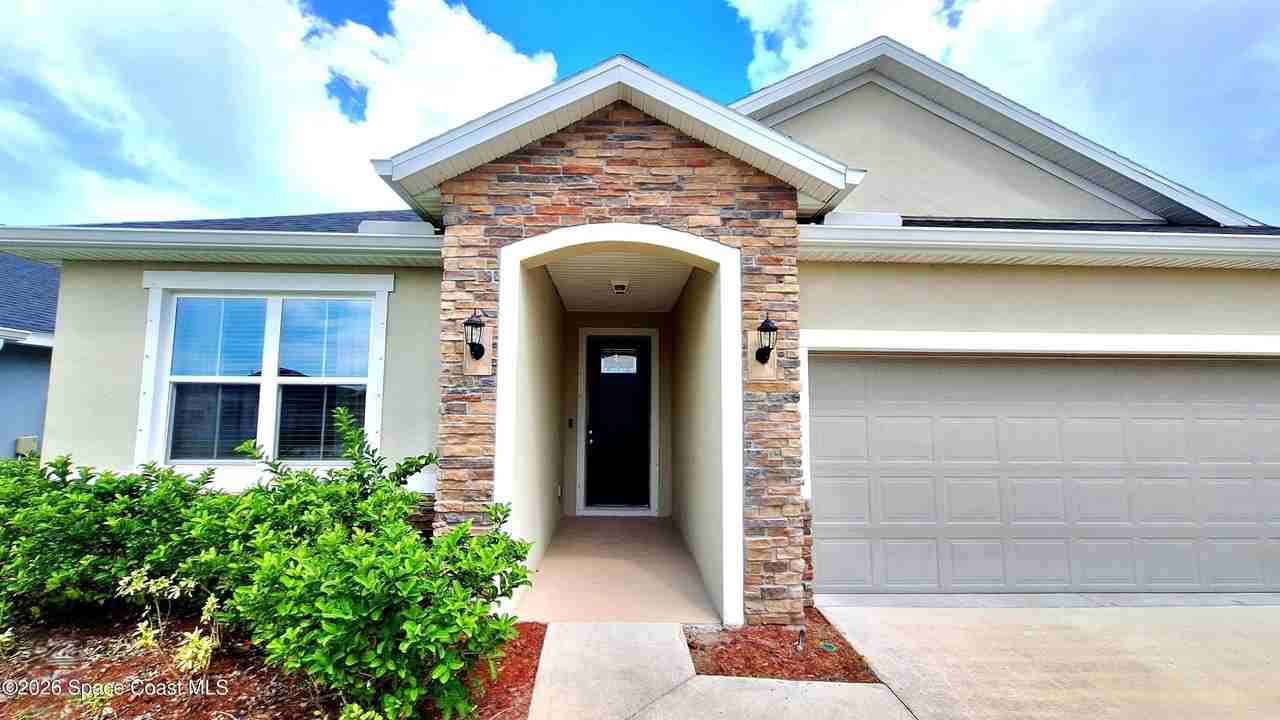 935 Potenza Dr - Photo 3 of 34