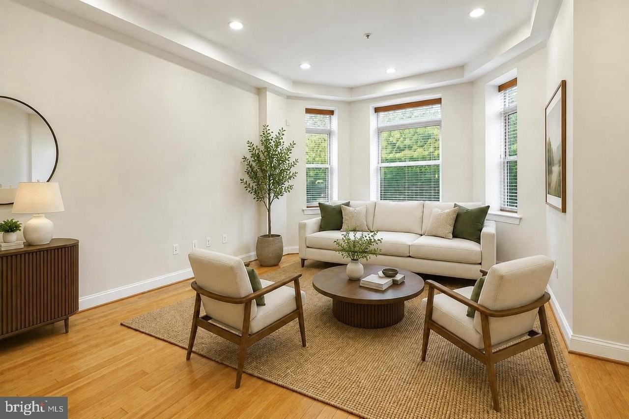1333 Euclid St Nw #201 - Photo 3 of 23