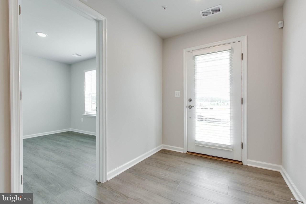 1941 Barolo Blvd - Photo 5 of 44