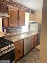 516 N Patterson Park Ave - Photo 3 of 19