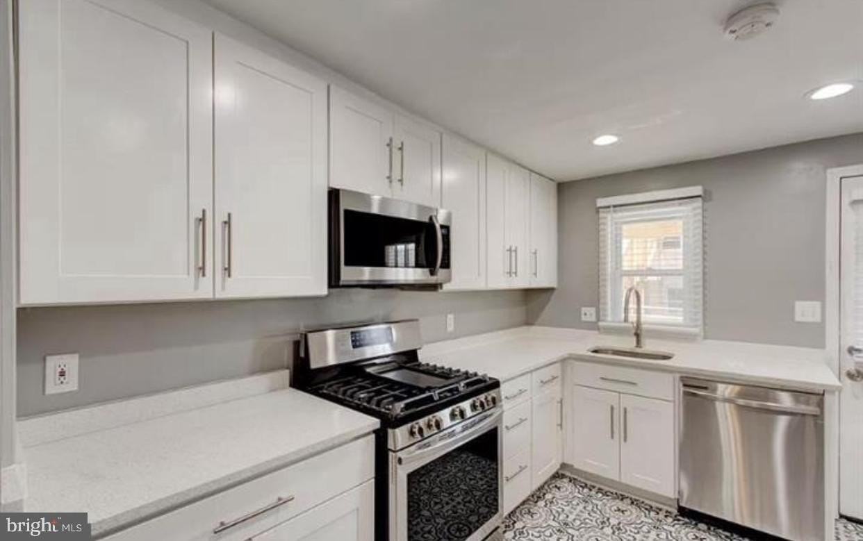 111 Bloomsberry St - Photo 3 of 10