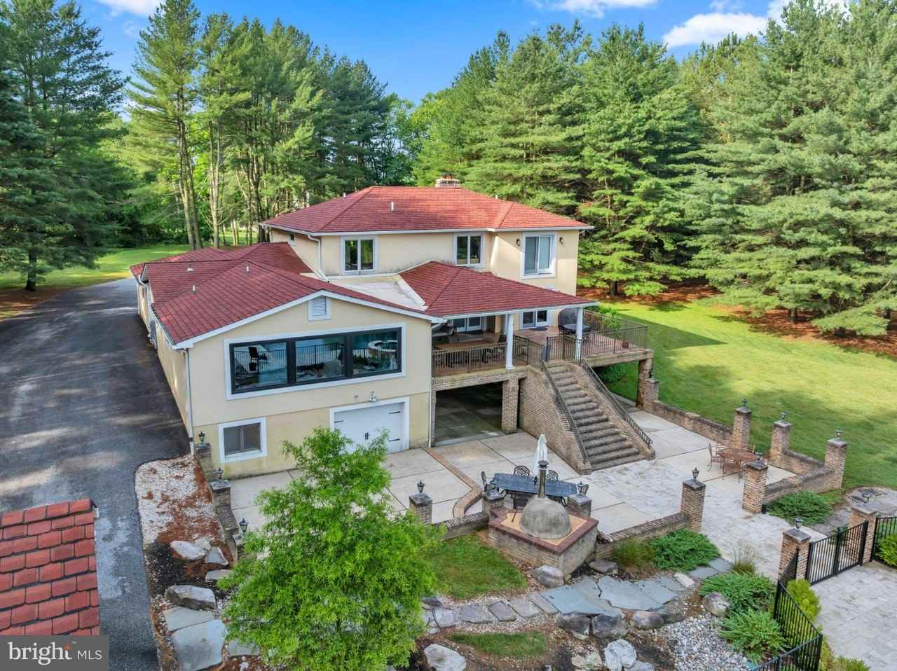 6029 Glen Arm Rd E - Photo 4 of 50
