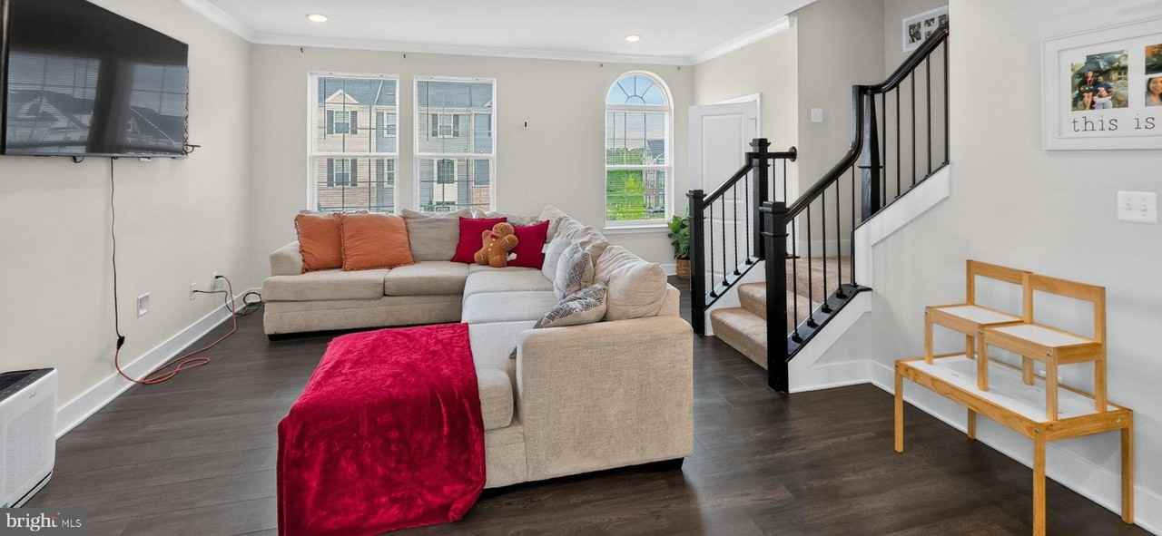 7803 Barrensdale Rd - Photo 7 of 36