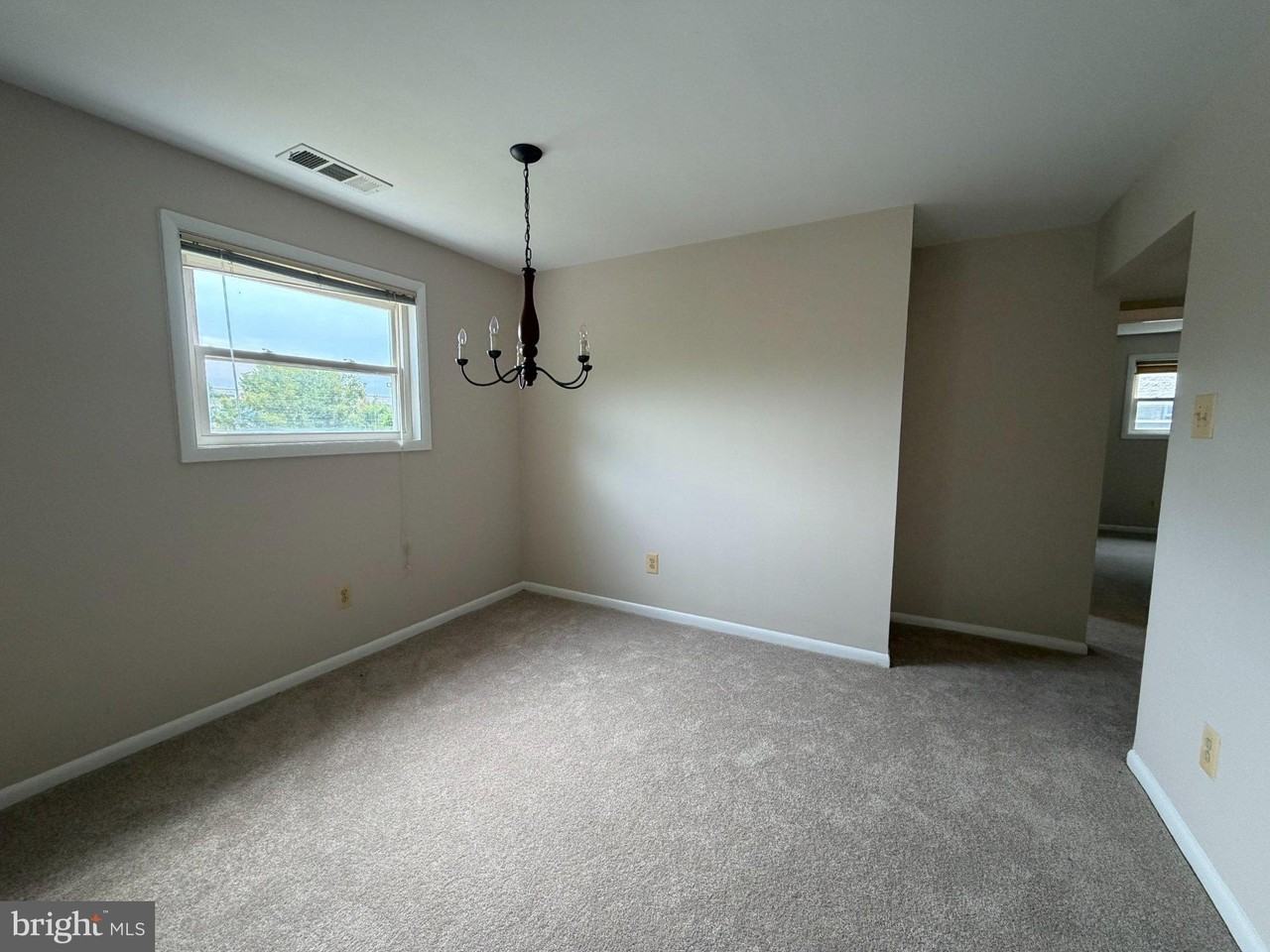 17 Warren Lodge Ct #1C - Photo 4 of 10