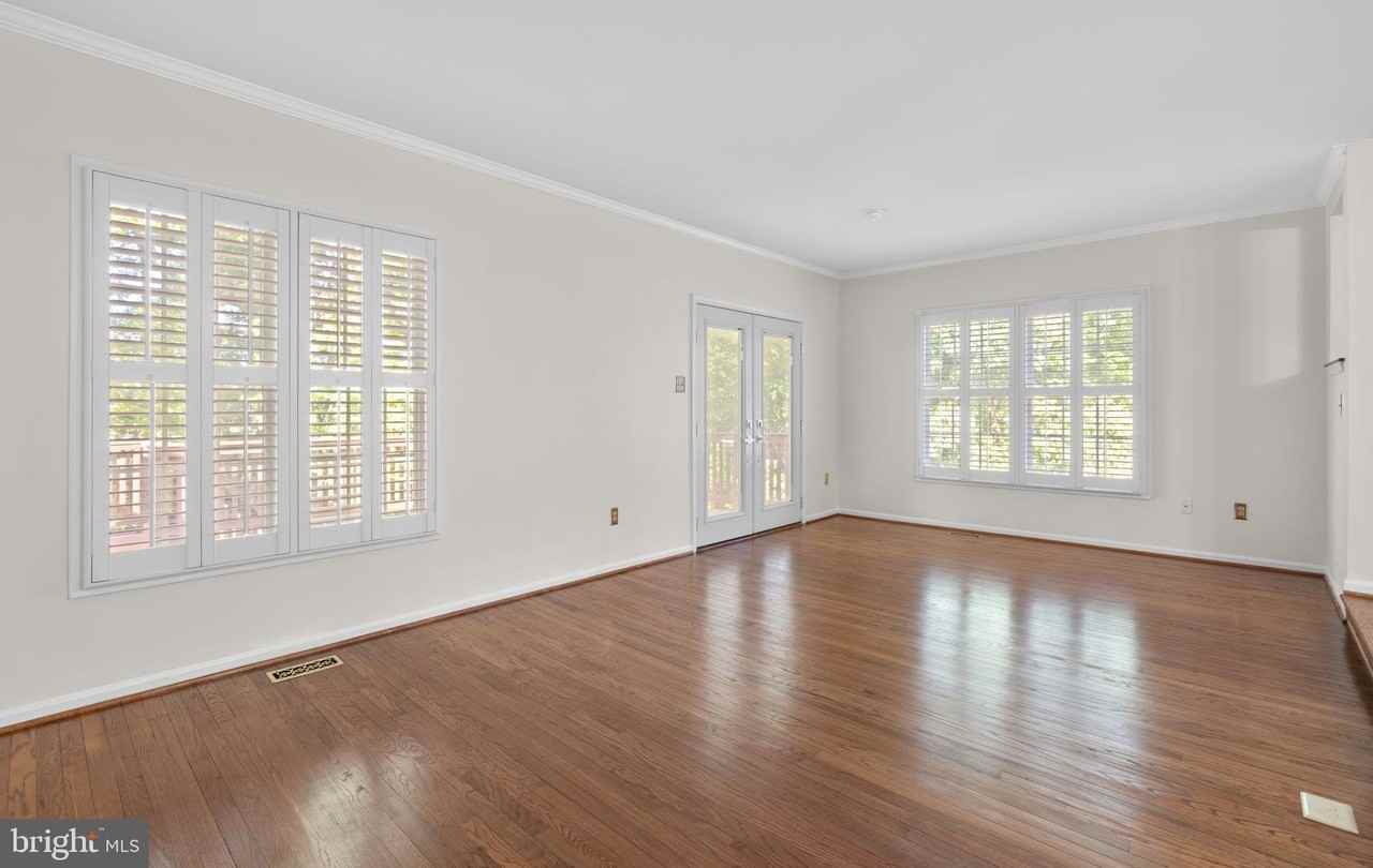 8710 Birkenhead Ct - Photo 5 of 45