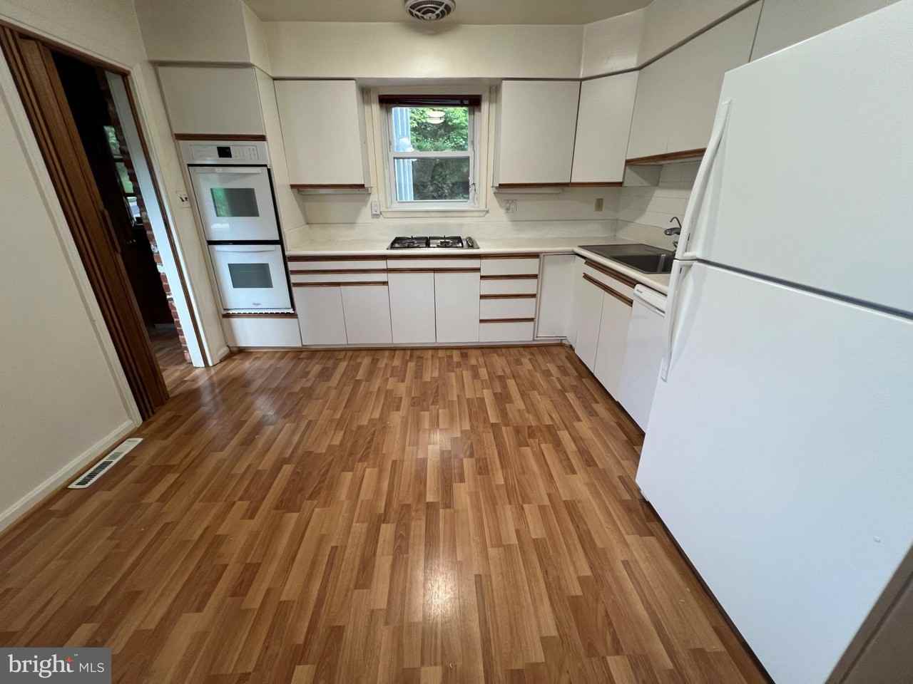 6411 E Halbert Rd - Photo 2 of 32