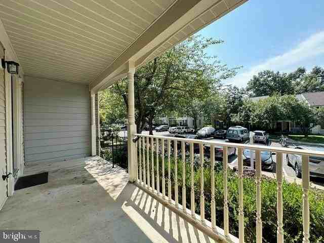 20527 Lowfield Dr - Photo 2 of 40