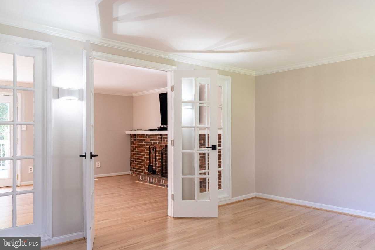 14913 Lear Ln - Photo 3 of 34