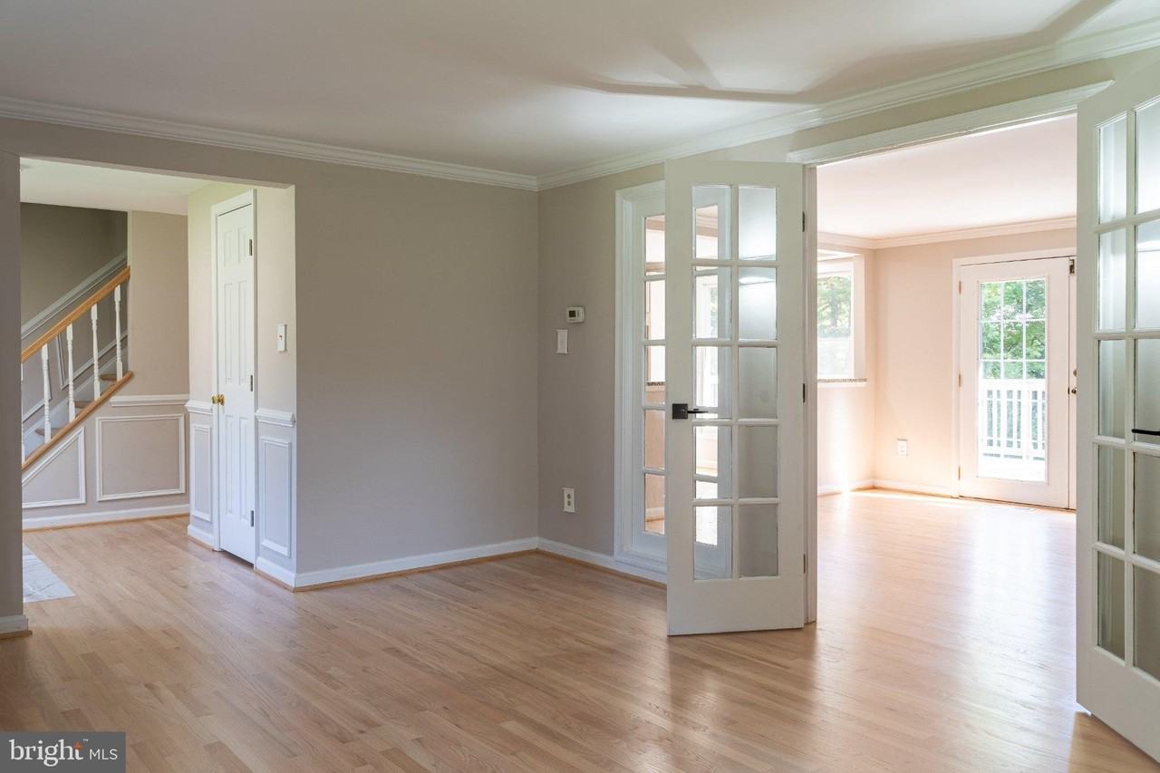 14913 Lear Ln - Photo 5 of 34