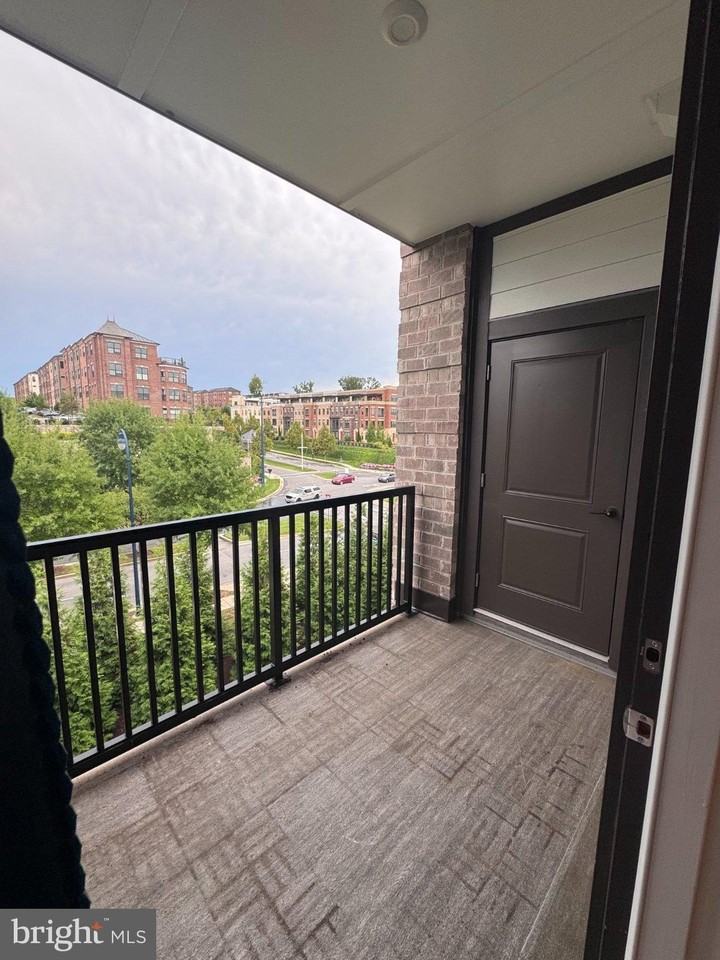 104 Saint Ives Pl #404 - Photo 6 of 15