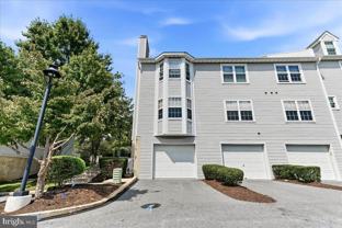 347 Huntington Ct #19 - Photo 1 of 1