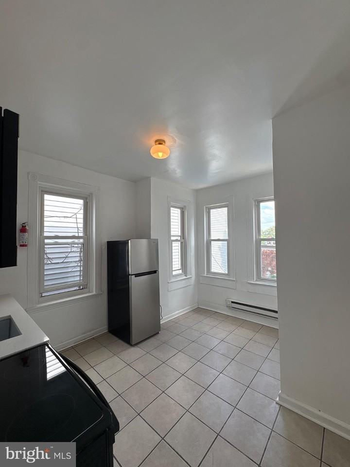 356 E Walnut Ln #2 - Photo 2 of 8