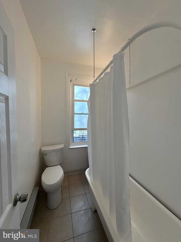356 E Walnut Ln #2 - Photo 4 of 8