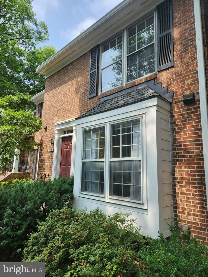 2440 S Walter Reed Dr #B - Photo 2 of 5