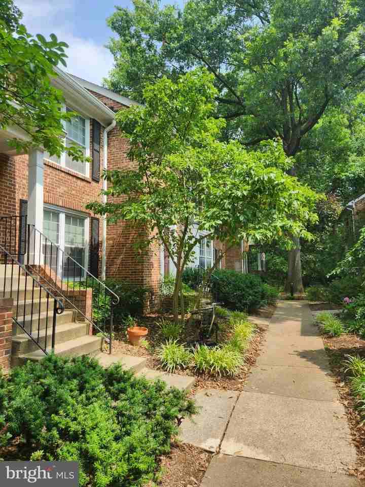 2440 S Walter Reed Dr #B - Photo 3 of 5