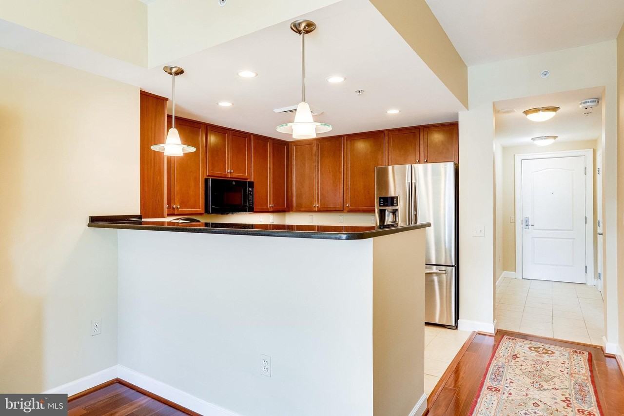 1000 N Randolph St #805 - Photo 5 of 29