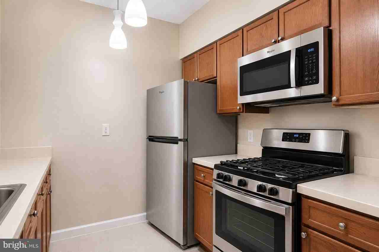 2204 Westcourt Ln #122 - Photo 3 of 21