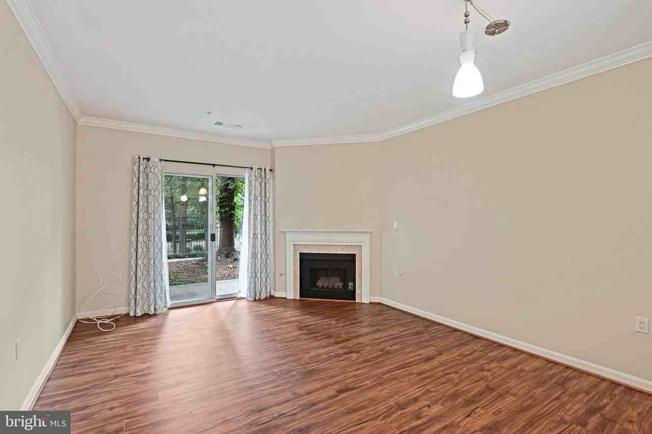 2204 Westcourt Ln #122 - Photo 5 of 21
