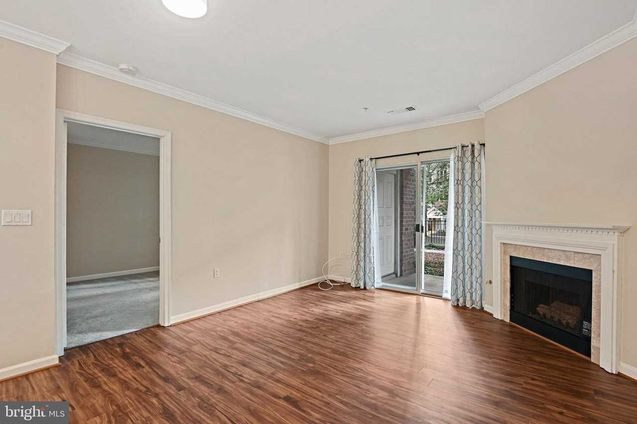 2204 Westcourt Ln #122 - Photo 6 of 21