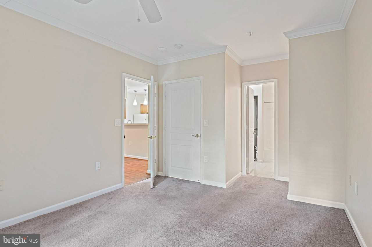 2204 Westcourt Ln #122 - Photo 7 of 21