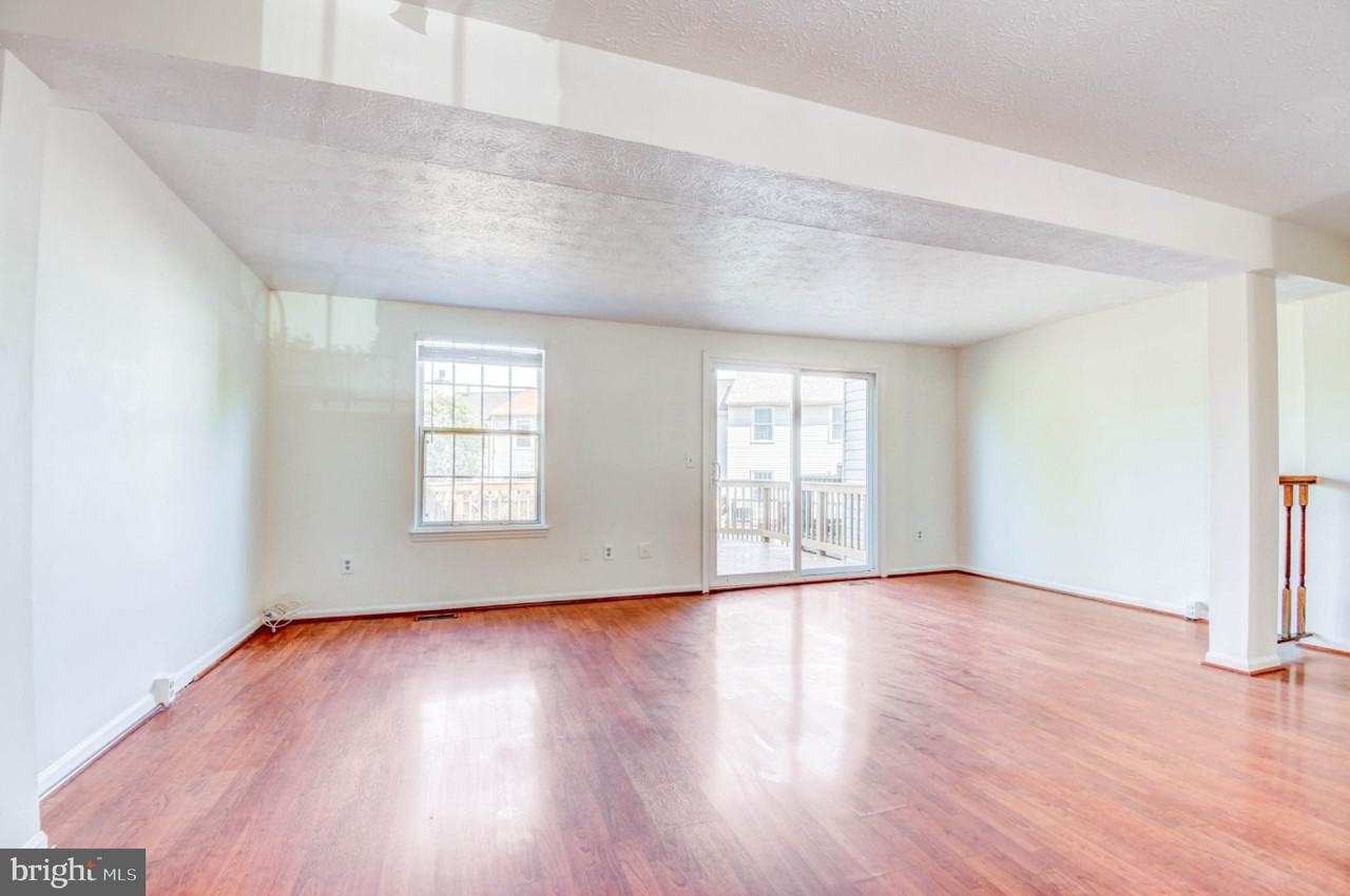 6022 Phlox Ct - Photo 7 of 32