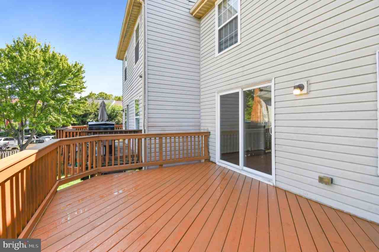 6022 Phlox Ct - Photo 4 of 32