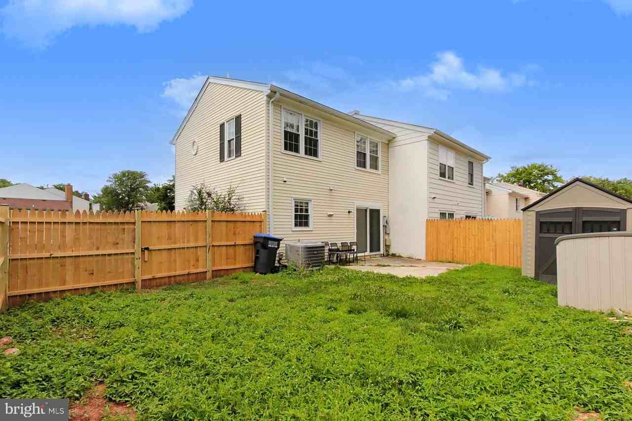 4168 Hamlin Ct - Photo 3 of 5
