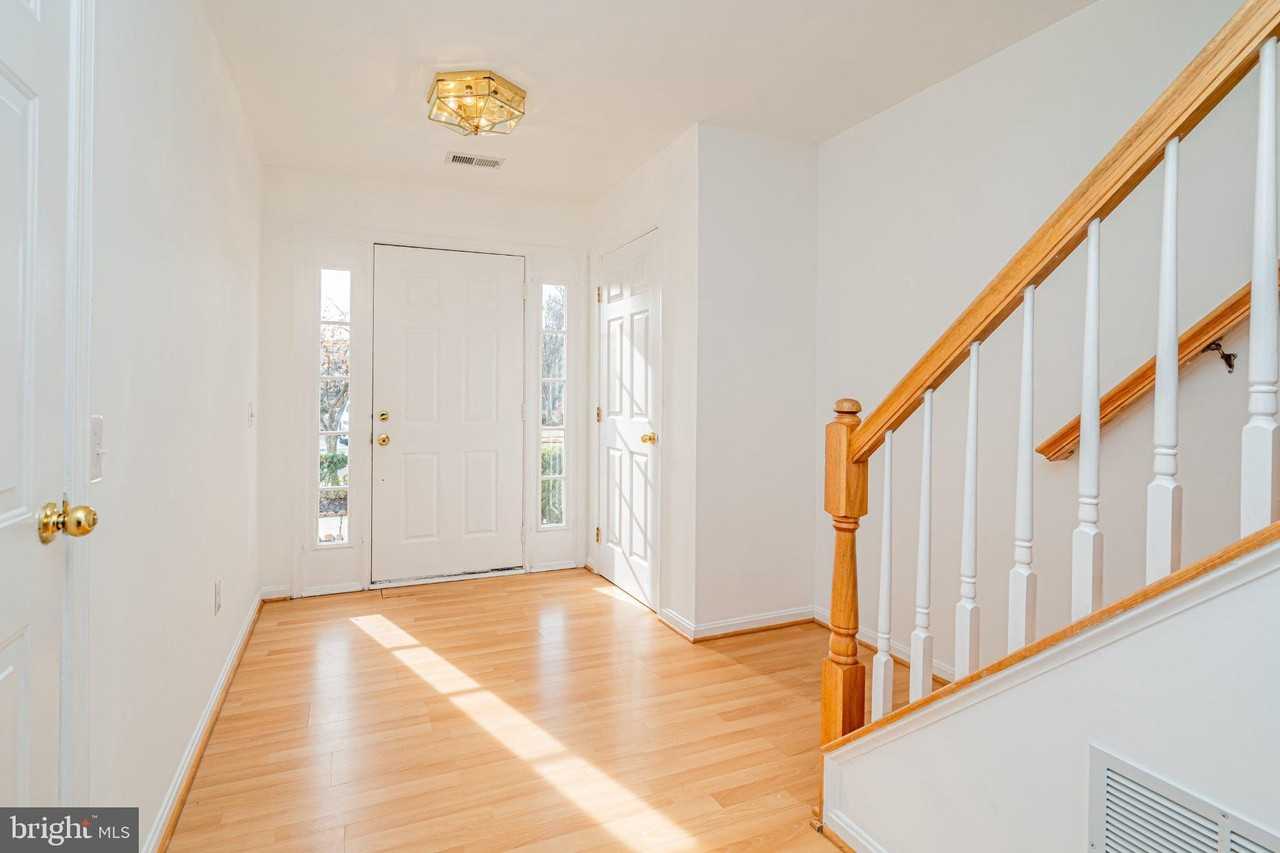 2507 James Maury Dr - Photo 4 of 50