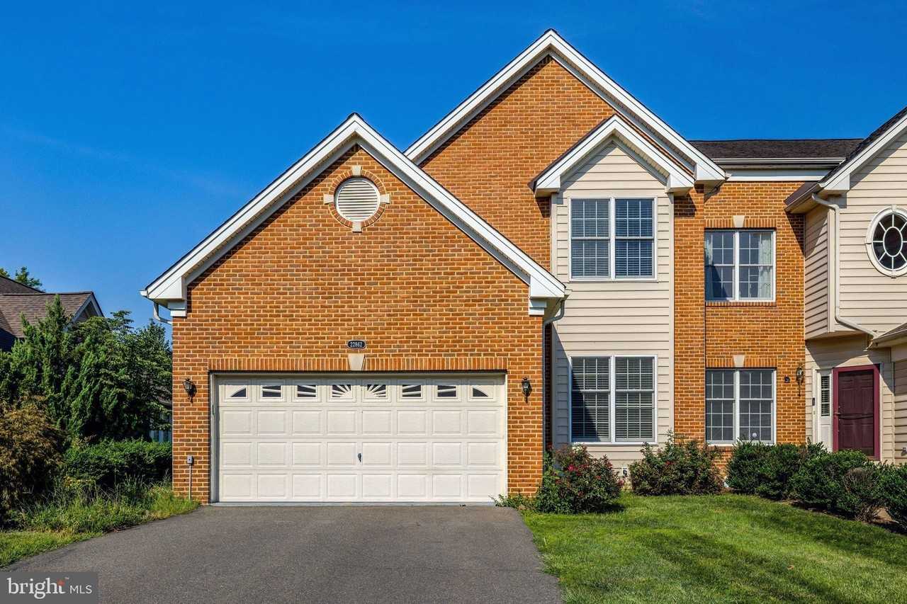 22862 Quante Sq - Photo 2 of 50