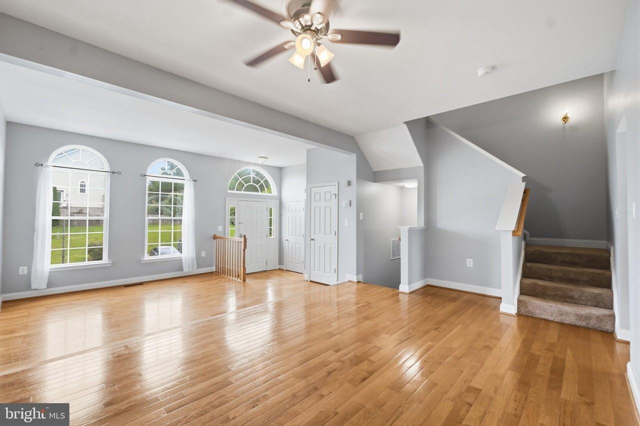 899 Stonefield Sq Ne - Photo 3 of 49