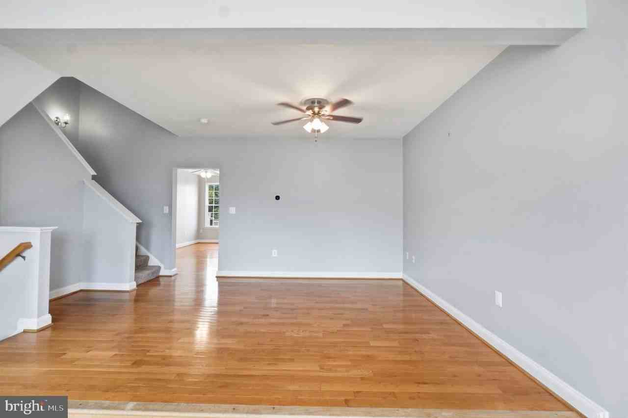 899 Stonefield Sq Ne - Photo 6 of 49