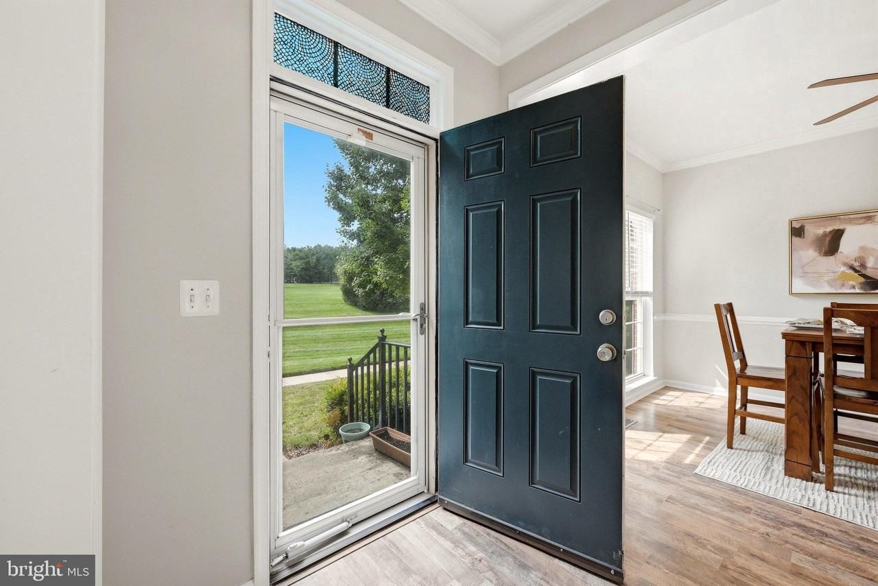 17037 Loftridge Ln - Photo 5 of 50