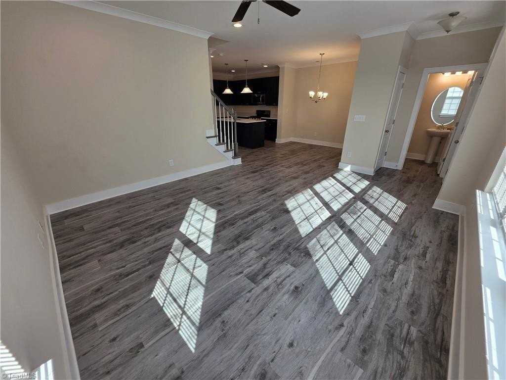 1751 Eastfall St - Photo 3 of 25