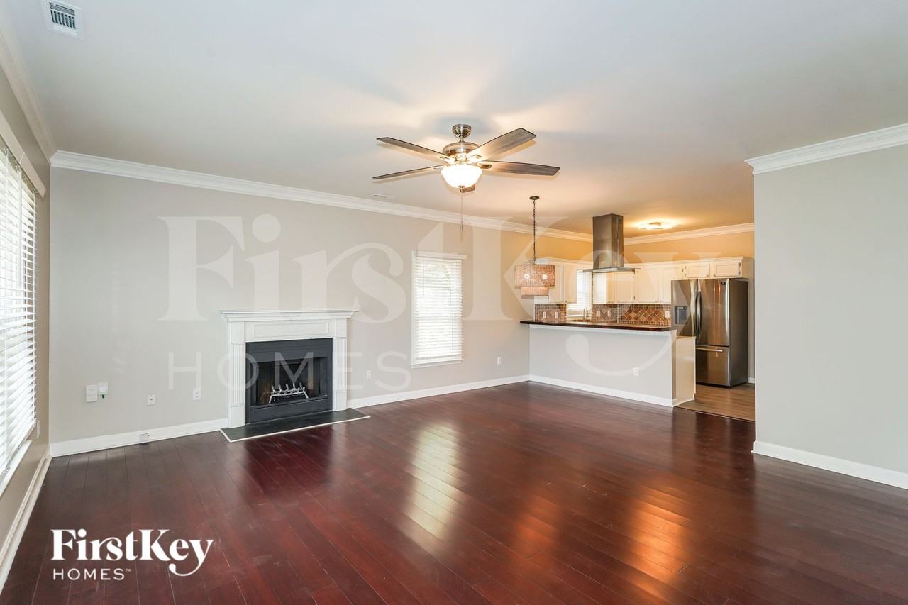 802 Conway Pl - Photo 2 of 19