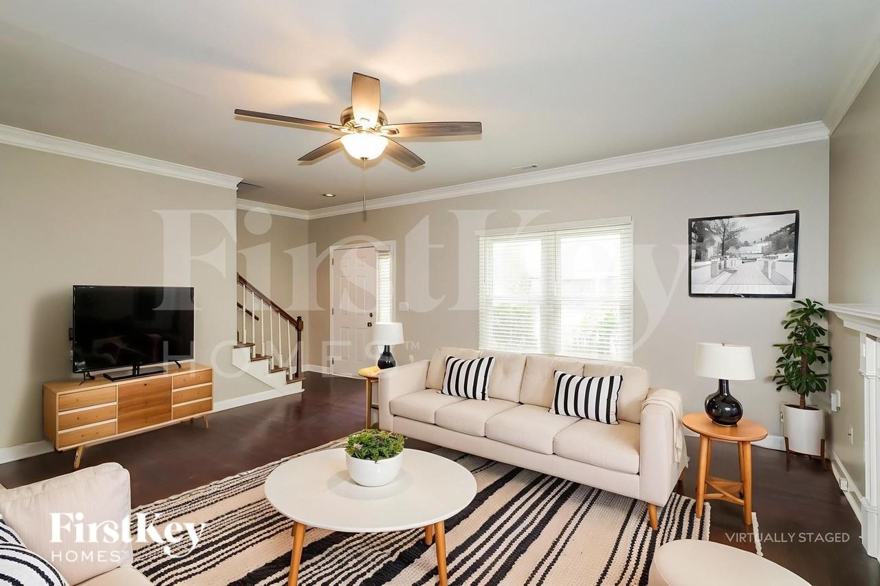 802 Conway Pl - Photo 4 of 19