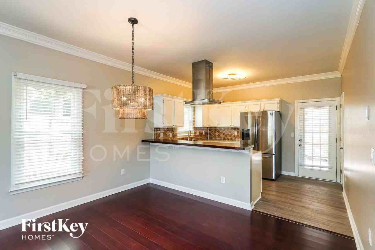 802 Conway Pl - Photo 5 of 19