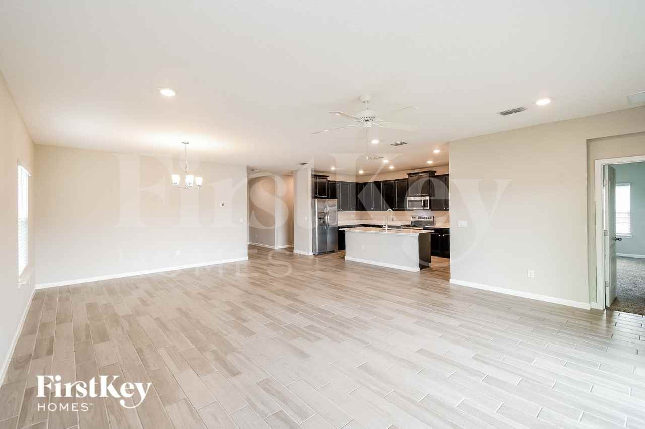7432 Rock Brook Dr - Photo 3 of 16