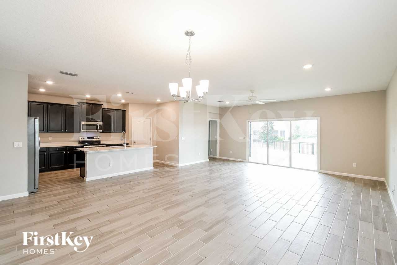7432 Rock Brook Dr - Photo 4 of 16