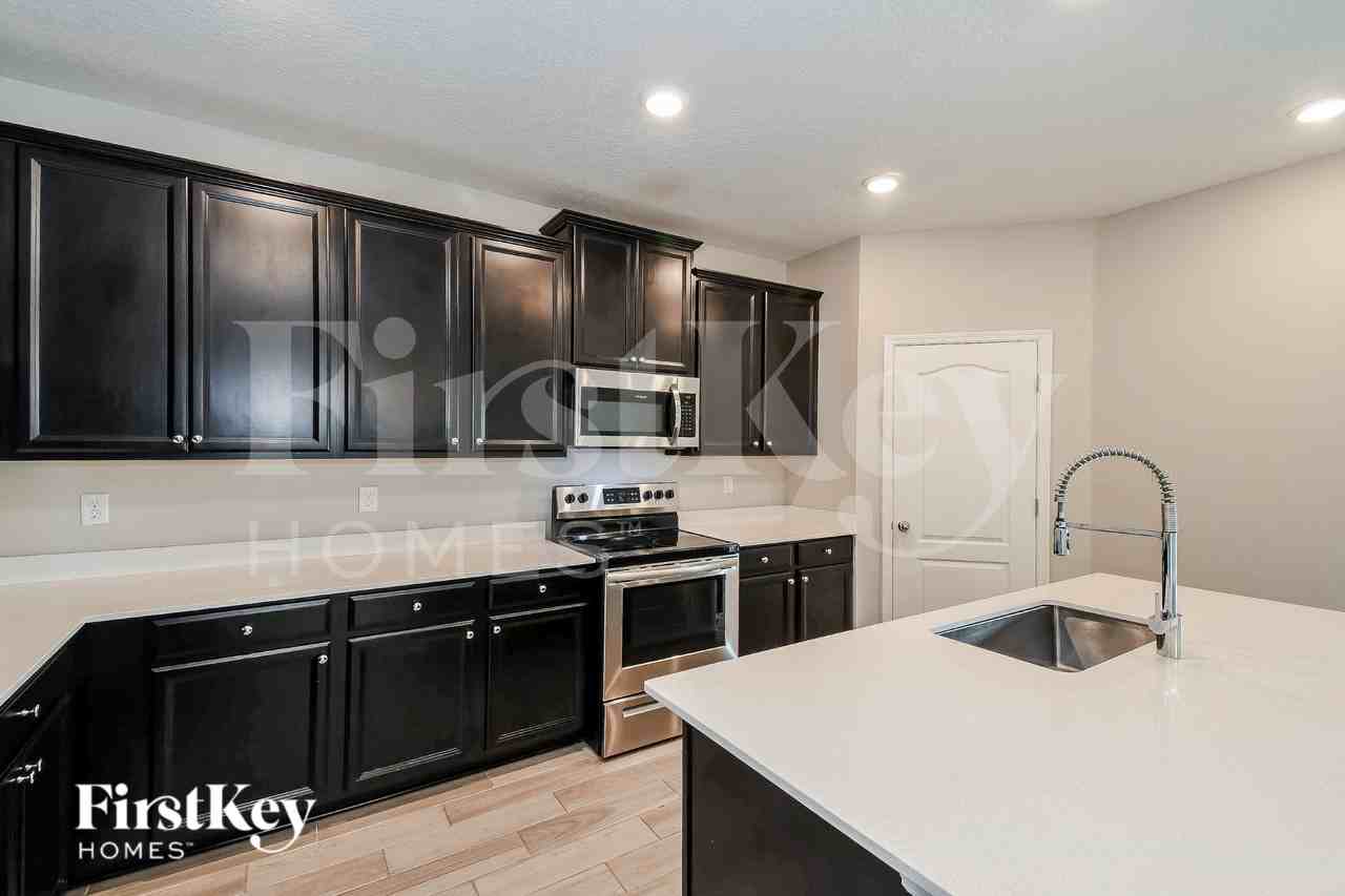 7432 Rock Brook Dr - Photo 6 of 16