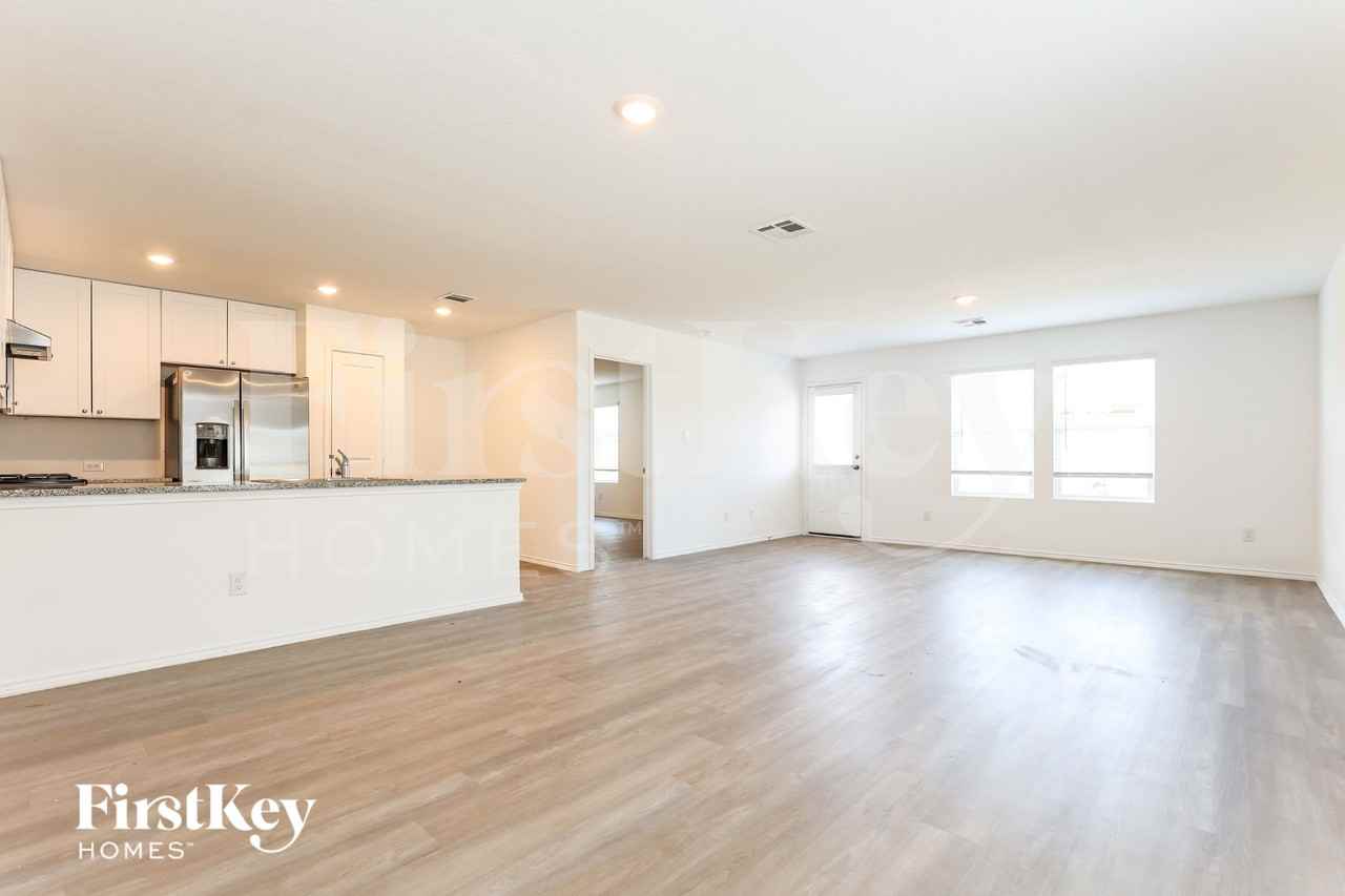 10630 Erinita Way - Photo 6 of 15