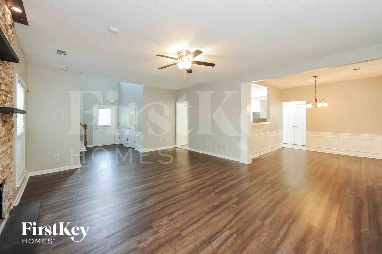 2218 Sprucewood Dr Nw - Photo 3 of 15