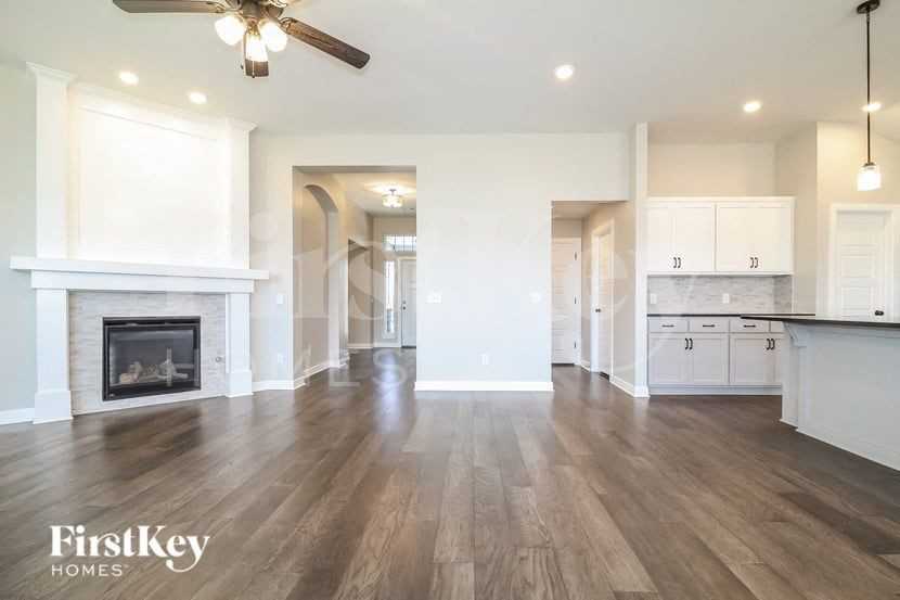 716 Scully Rd - Photo 3 of 15