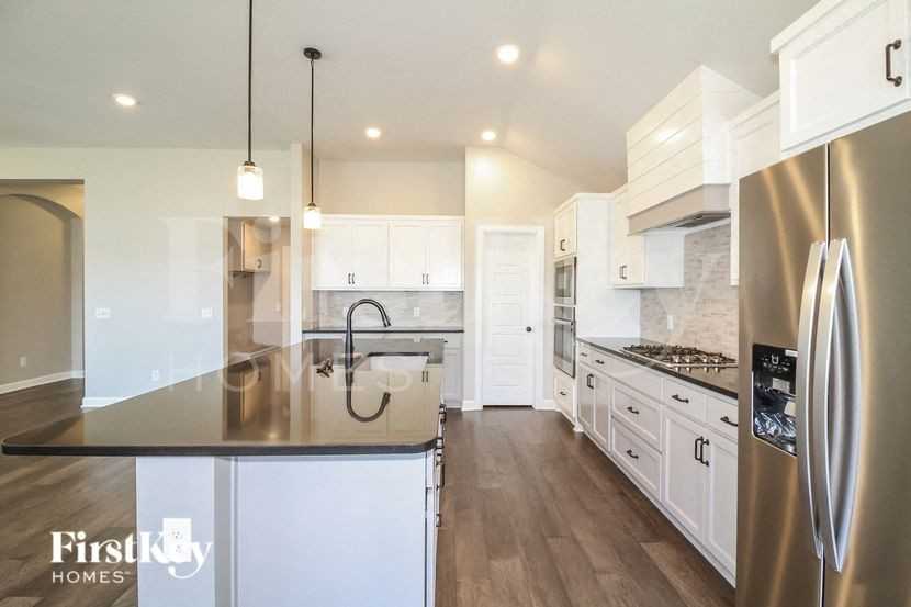 716 Scully Rd - Photo 4 of 15
