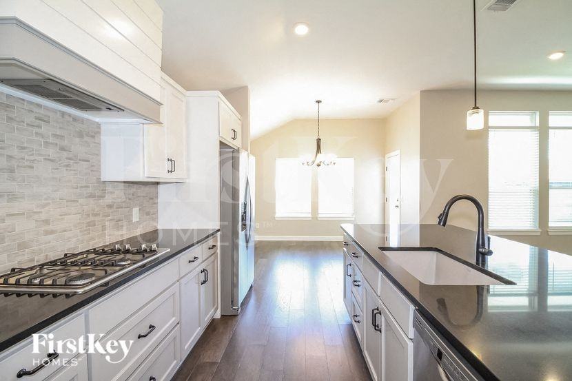 716 Scully Rd - Photo 5 of 15
