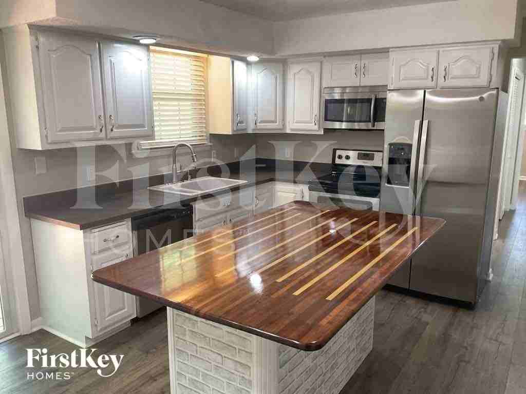 4837 Concord Dr - Photo 6 of 14